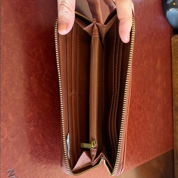 Fossil Tan Leather Zip Wallet - Picture 3 of 3